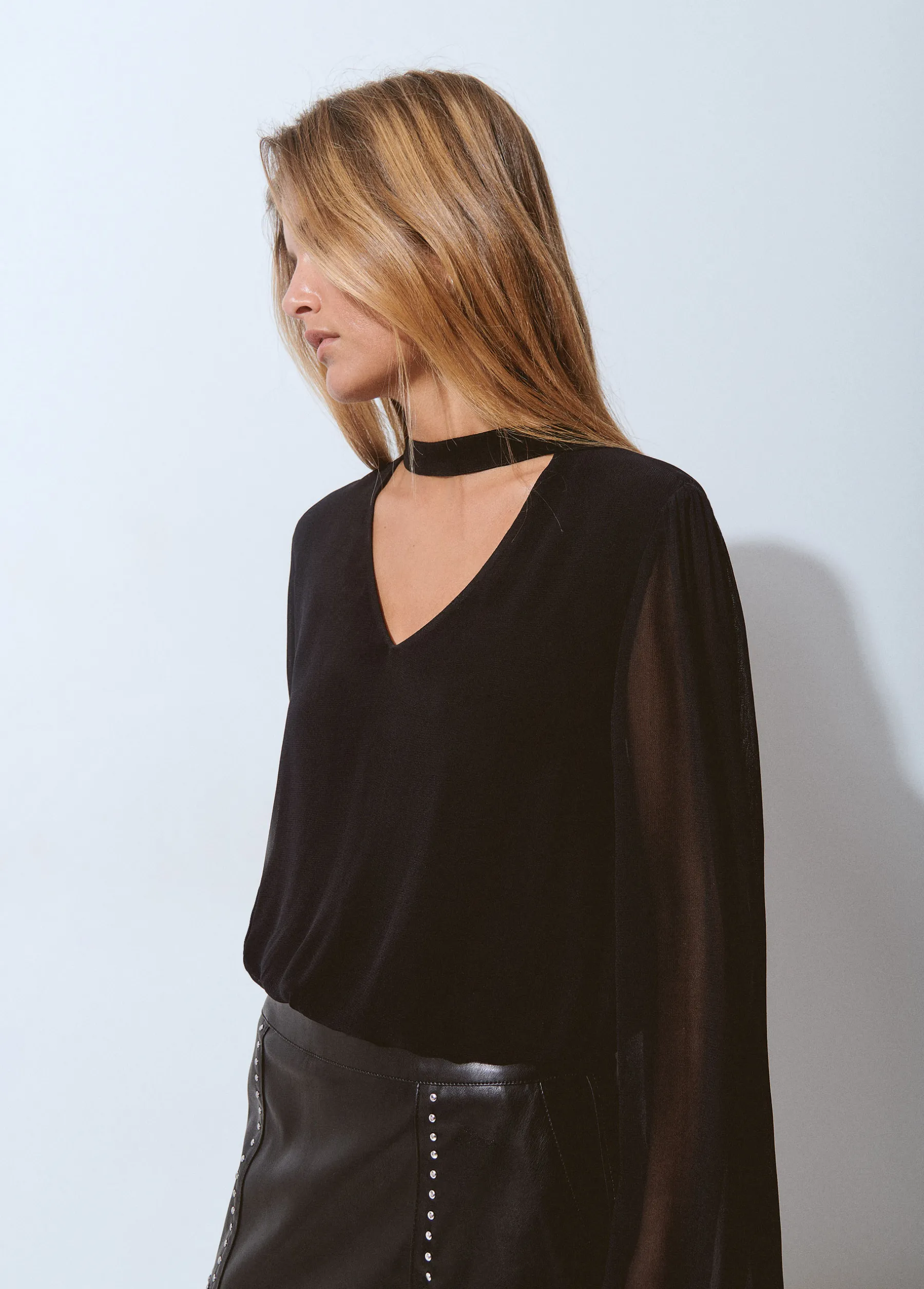 Camisas Y Blusas*Brownie Blusa detalle choker Negro