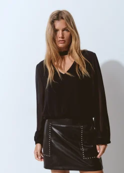 Camisas Y Blusas*Brownie Blusa detalle choker Negro