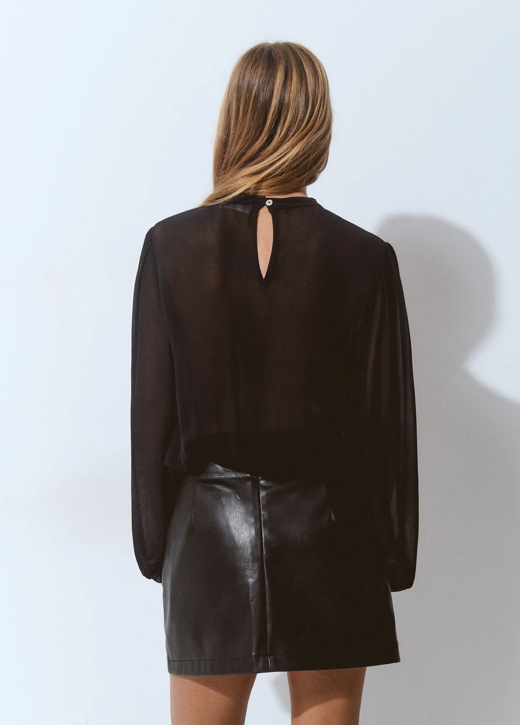 Camisas Y Blusas*Brownie Blusa detalle choker Negro