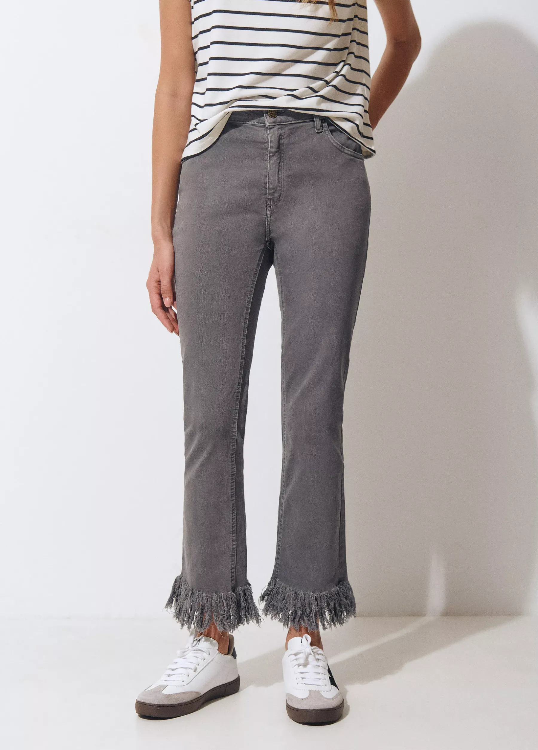 Pantalones*Brownie Pantalón bajo desflecado Antracita